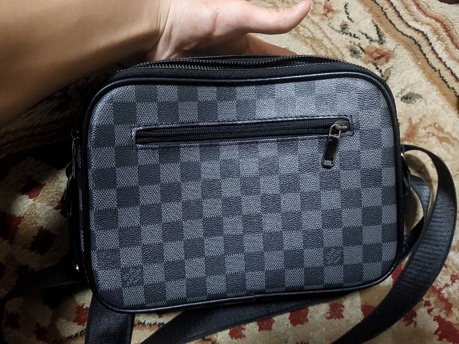 Louis Vuitton барсетка.