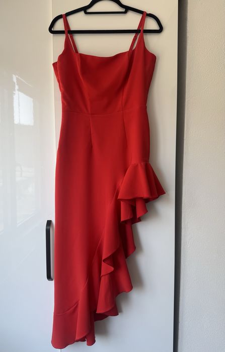 Rochie asimetrica superba