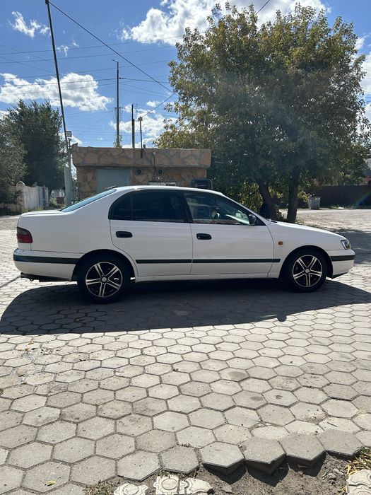Toyota carina e 1.6