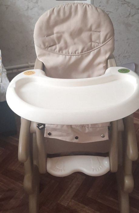 Стул для кормления в очень хорошем состоянии.