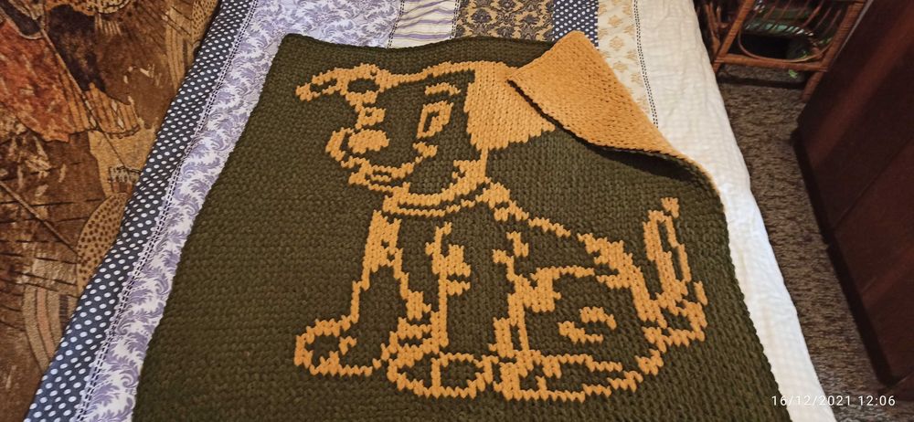 Ръчно плетено бебешко одеяло