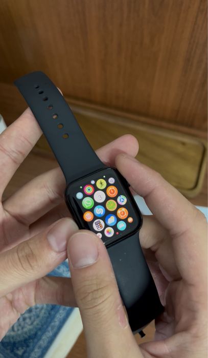 Продам Смарт-часы Apple Watch SE 2 Gen 40 мм 32Gb