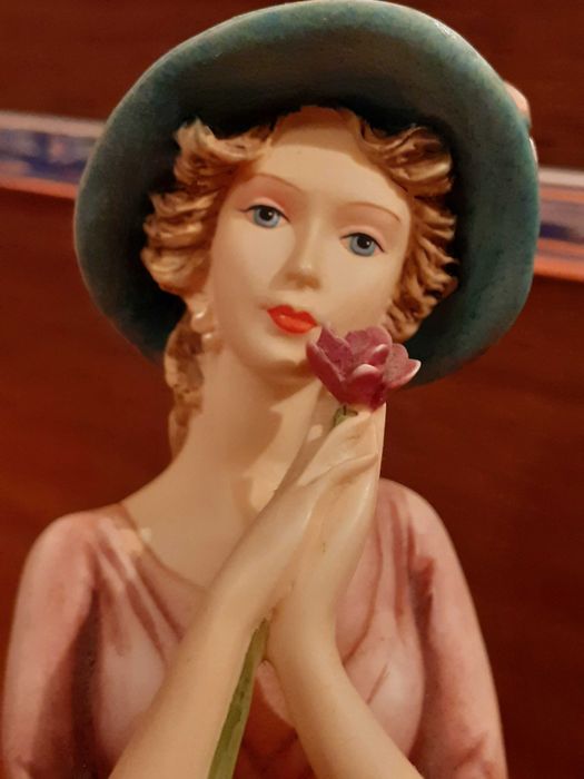 Две фигури The Leonardo Collection