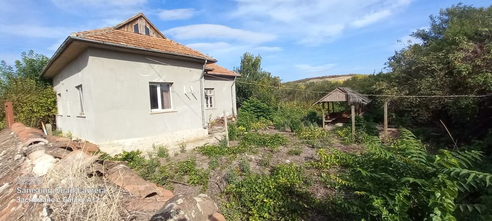 Къща в село Асеново двор 1.5 декара