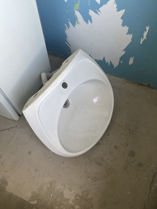 Продам раковину б/у самовывоз.
