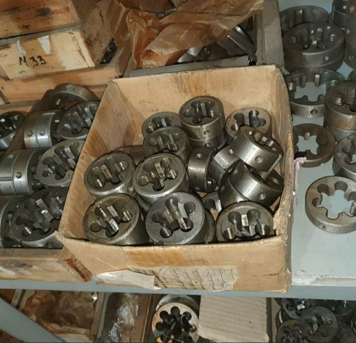 Токарный фрезерный инструмент