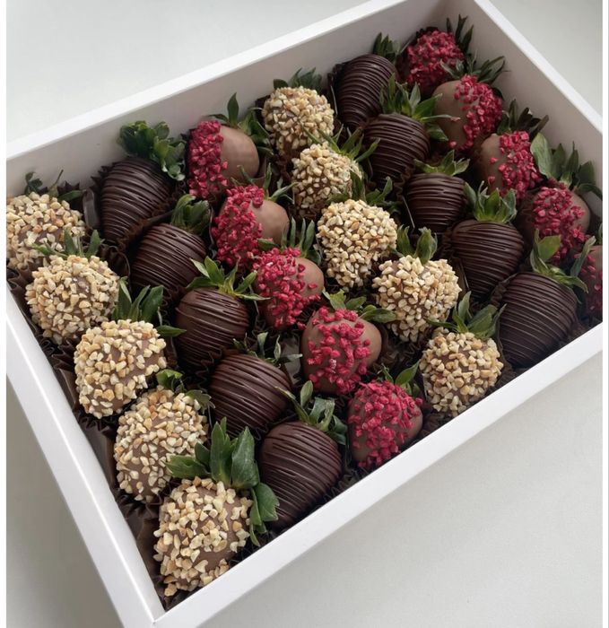 Клубника в шоколаде подарок букет