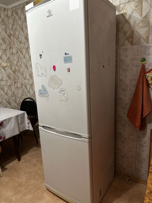 Холодильник Indesit б/у