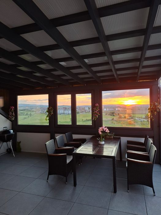 Penthouse premium de închiriat direct  proprietar, prima închiriere, complet mobilat și utilat, terasă spectaculo asă de 55 mp, loc de parcare inclus.