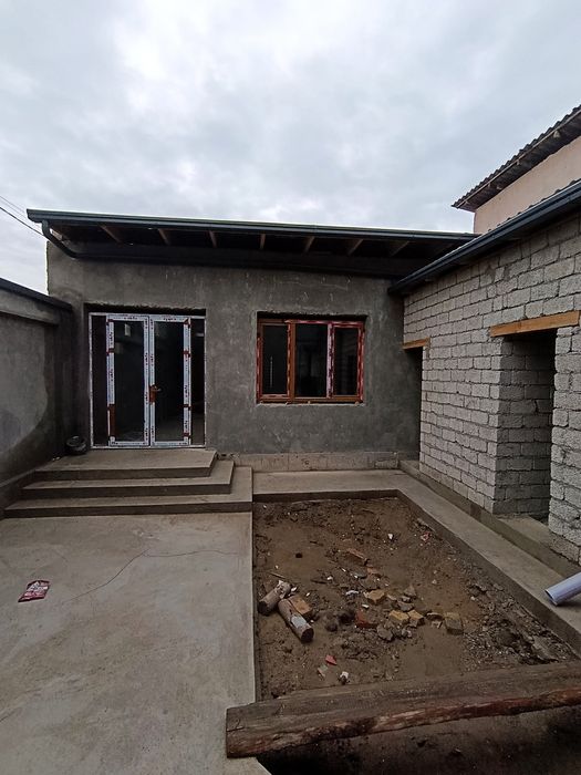 Yangi Uy sotiladi Nurafshon shahrida