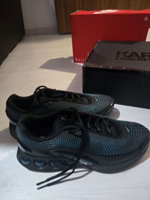 Vand adidasi nike  air max Dn