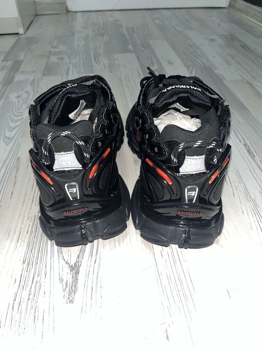 Balenciaga runner graffiti
