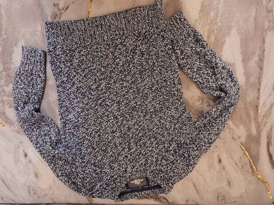 Дамски спортни дрехи и блузи  М