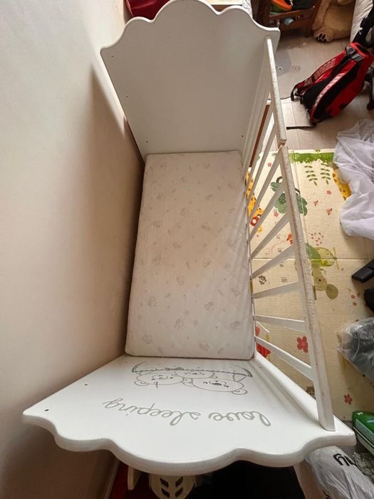 Продам детскую кроватку