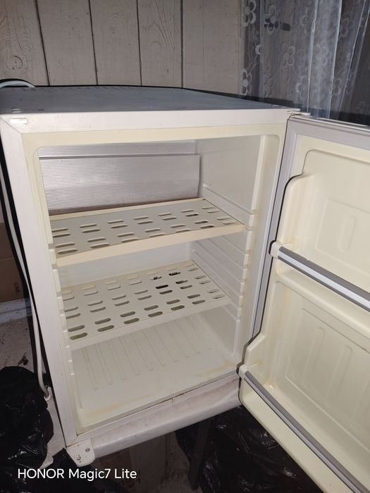Mini frigider , mini bar