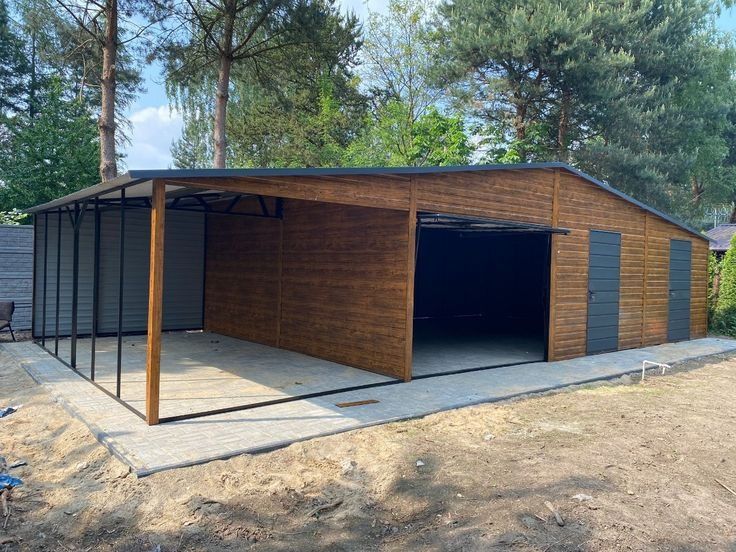 Executam garaje metalice cu panouri sandwich