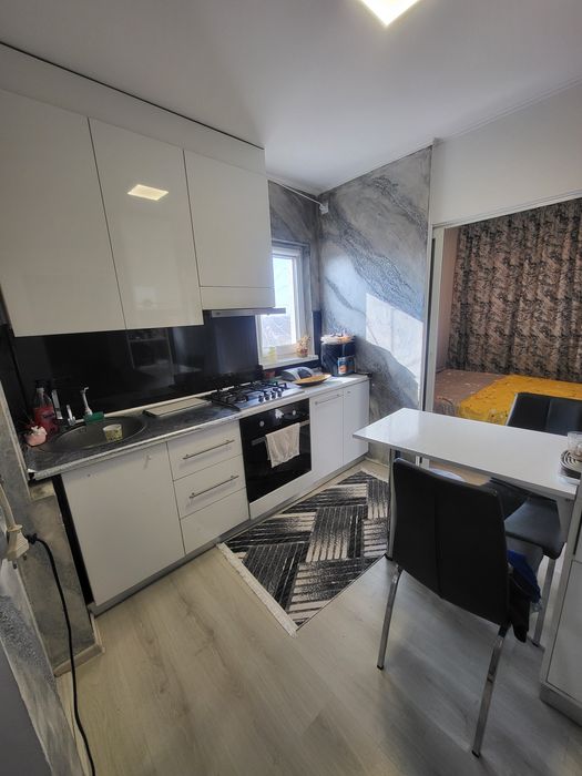 Vând apartament cu doua camere