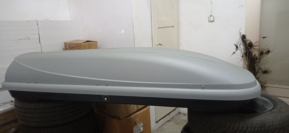 Продавам аутобокс Thule Ocean 200