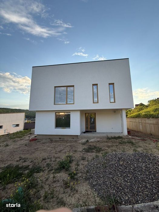 Casa moderna P+E 214 mp Corunca, str Rasaritului