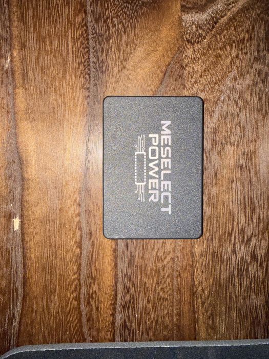 Продам абсолютно новый SSD накопитель 512 ГБ