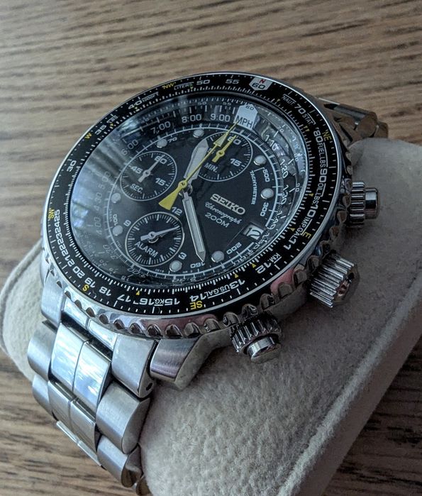 Часовник SEIKO "flightmaster" SNA411