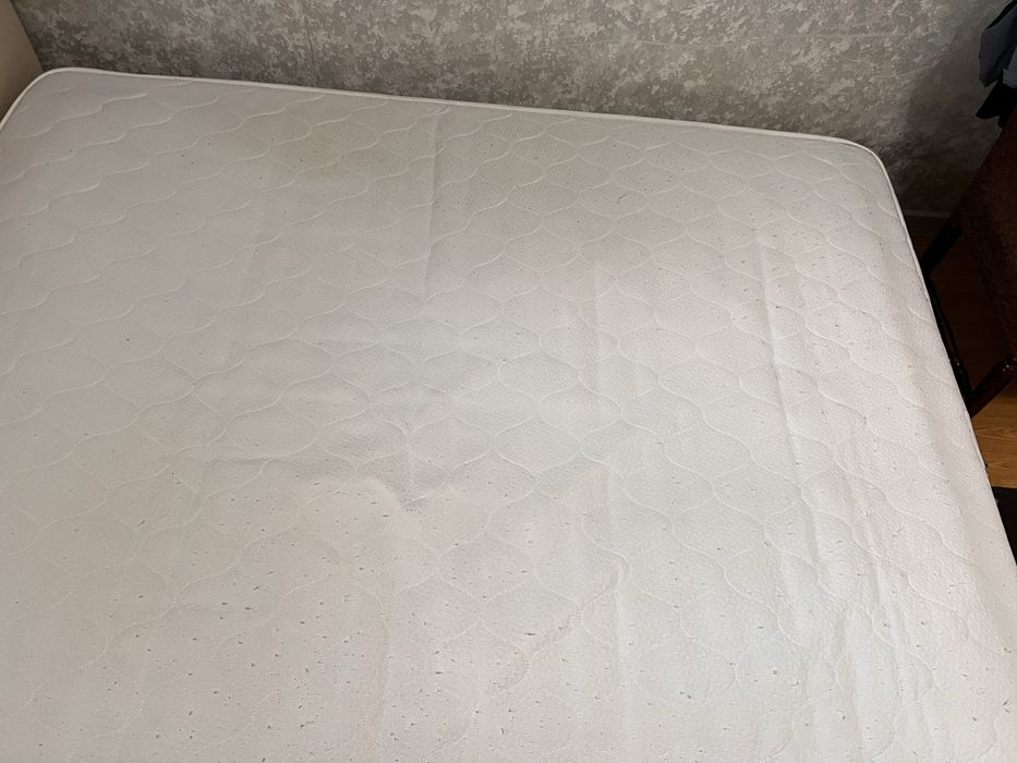 Кровать спальная