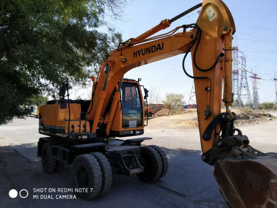 Экскаватор хизмати HYUNDAI 140 гидромолот