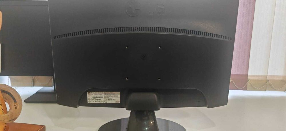 Монитор LG W1943SS-PF