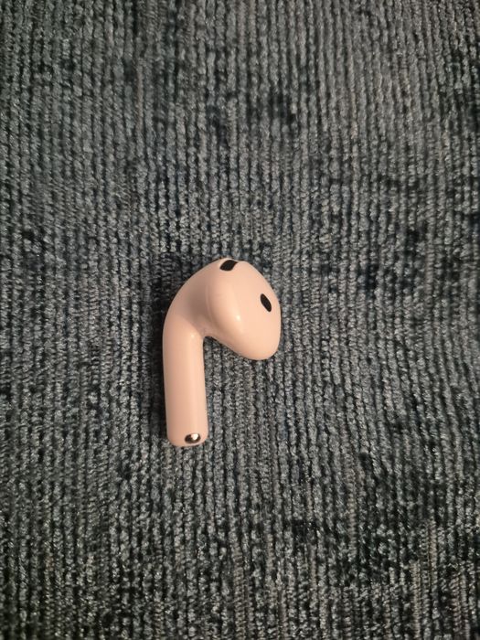 AirPods 4 cu ANC – cască stângă