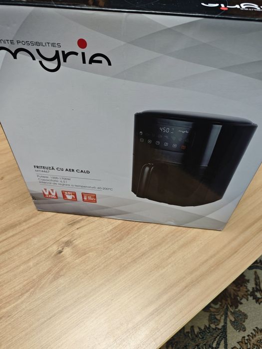 Vând. Air fryer Myria