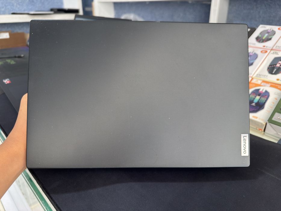 Lenova V14 G4 sotiladi