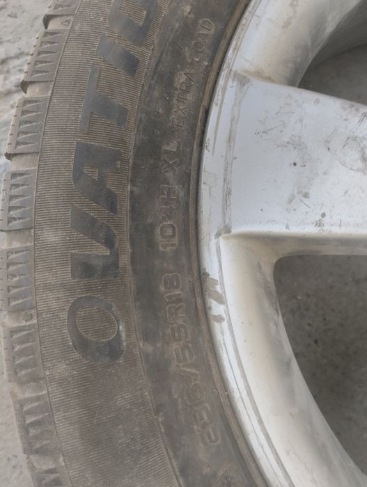 автомобильное колесо