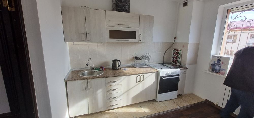 Продаётся кухонный мебель