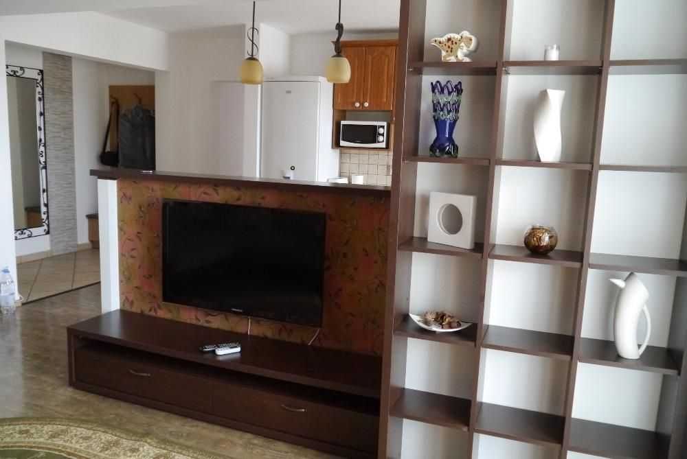 Inchiriez apartament cu 3 camere