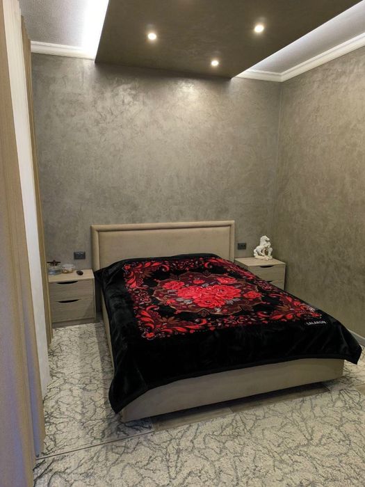 shaharda 12 sotuxli hovlili uy, 5 xonali, barcha sharoitga ega