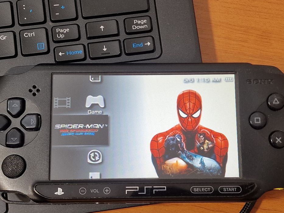 PlayStation Potable PSP Street e1004 modat