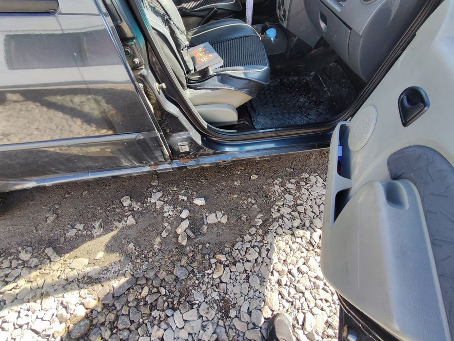 Продаю машину Reno Logan