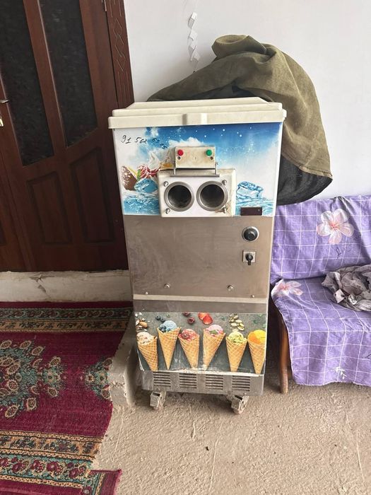 Frezer marojni aparat