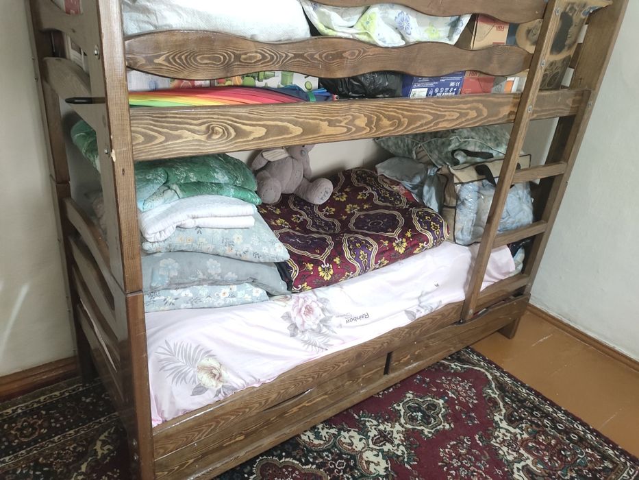 Двух яростная кровать б/у