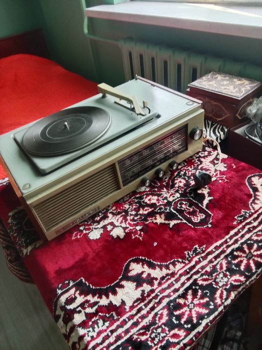 Ламповый проигрыватель СССР