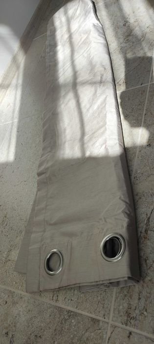 Плътно перде в сив цвят