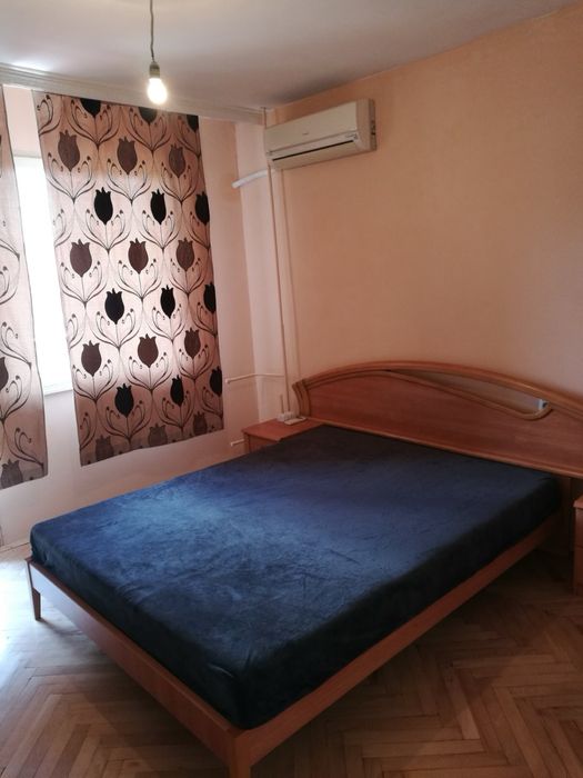 Дава се под наем Четиристаен апартамент в Плевен, Идеален център - 90 кв.м за 433.5 € - Снимка #1