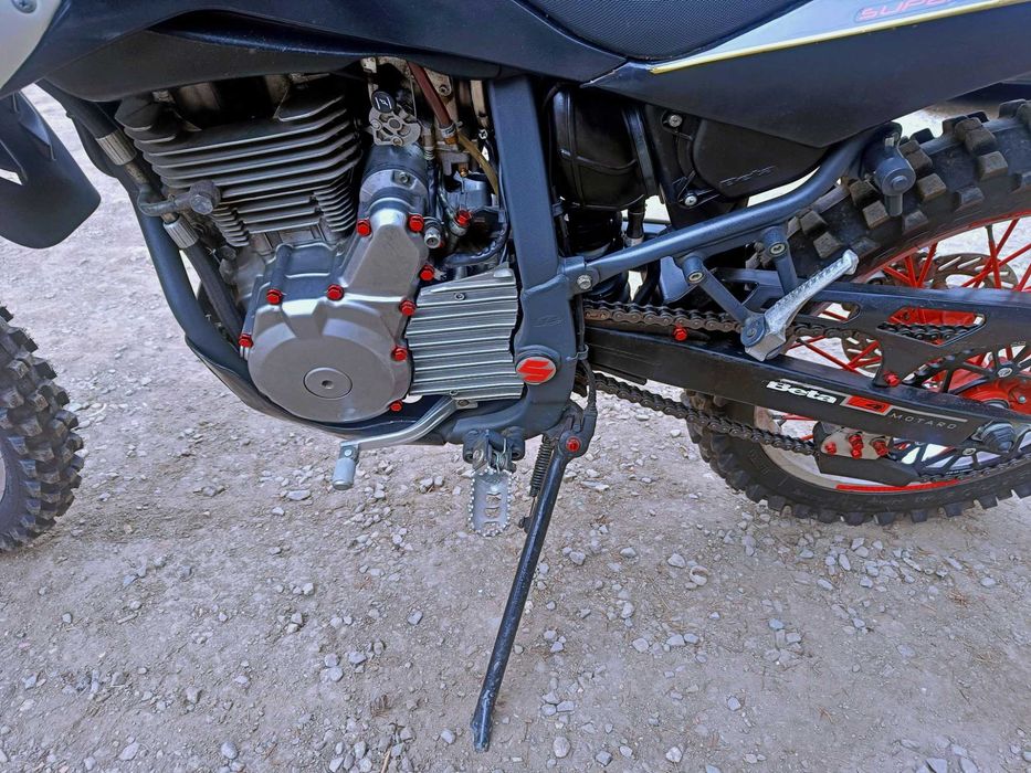Vând (S) Cross Enduro Beta M4 4T Suzuki motocicletă pentru pReTeNțIoȘi