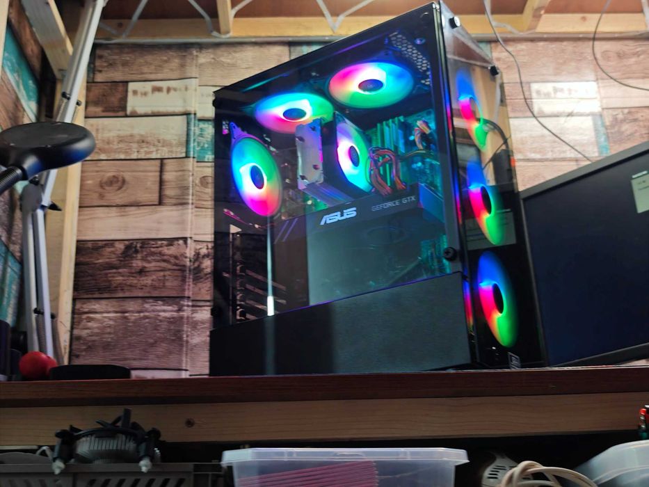 Pc i7 7700, 16 ram, gtx 1650 4gb, ssd +HDD, calculator unitate gaming