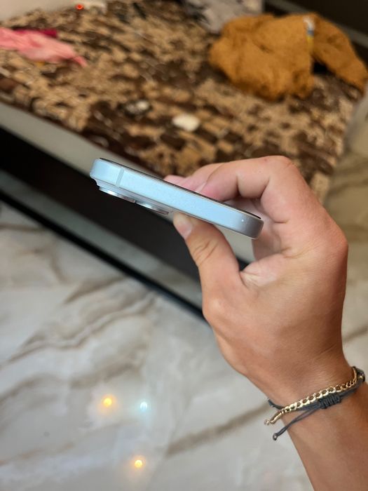 iPhone 15 baby blue