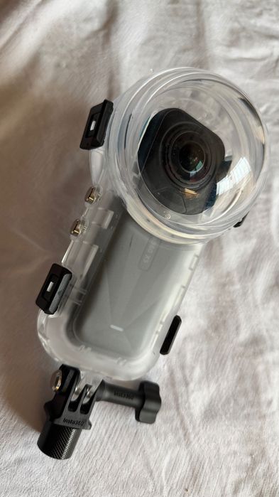 carcasa de scufundare pentru Insta360 X5 - Invisible Dive Case  ca nou