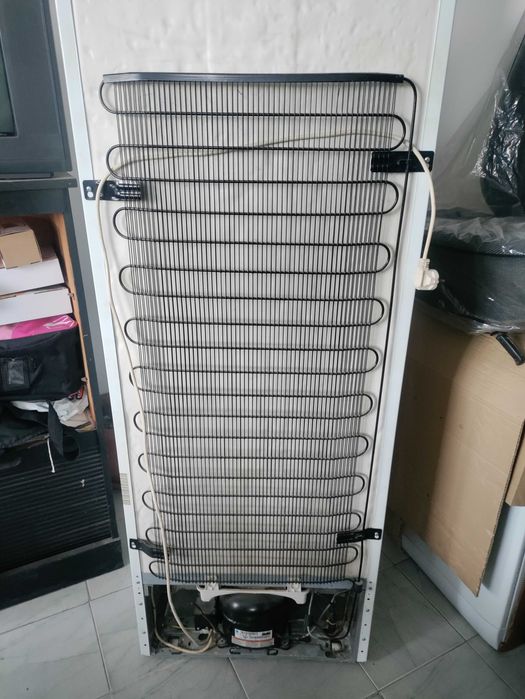 Хладилник с фризер Crown CN 330 W