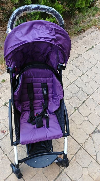 Нова олекотена сгъваема детска количка