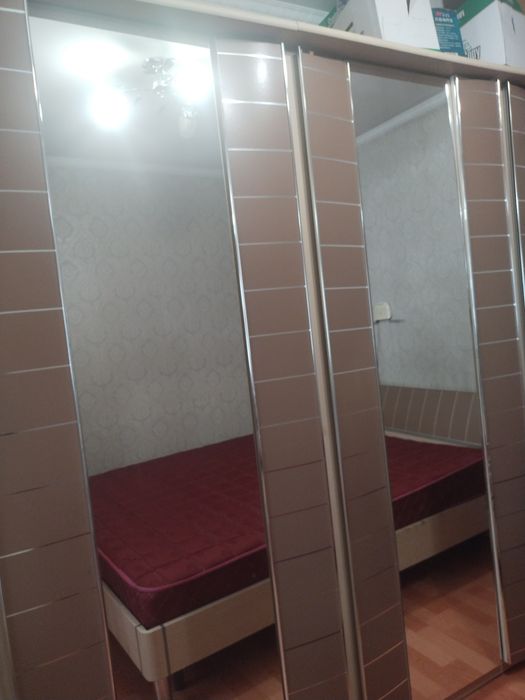 Продам спальный гарнитур