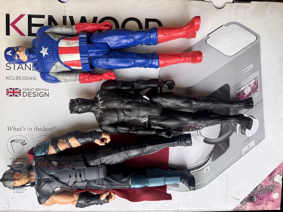 Большие игрушки марвел